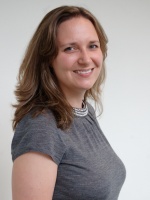 Laura Tach